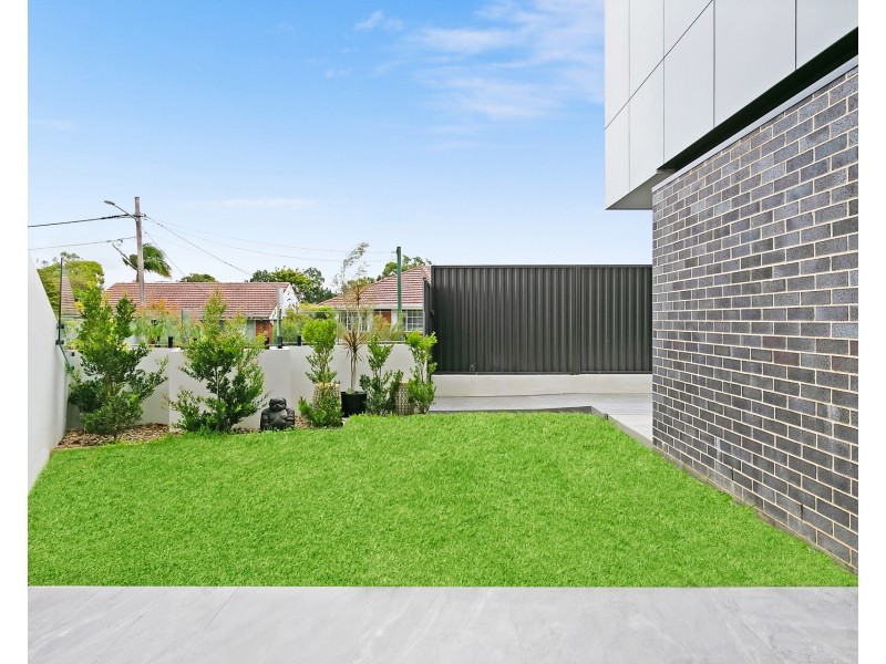 1/2 Windermere Avenue, Miranda NSW 2228