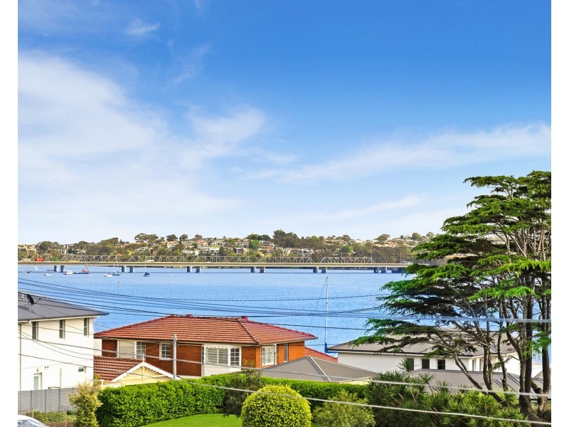 1 Old Taren Point Road, Taren Point NSW 2229