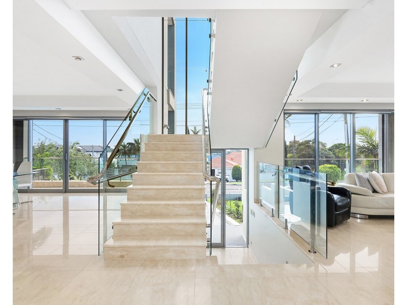 1 Old Taren Point Road, Taren Point NSW 2229