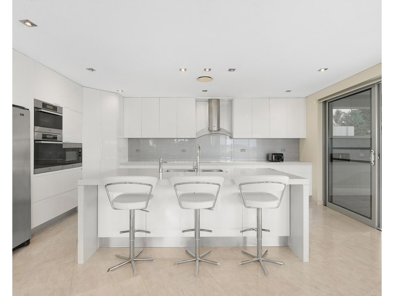 1 Old Taren Point Road, Taren Point NSW 2229