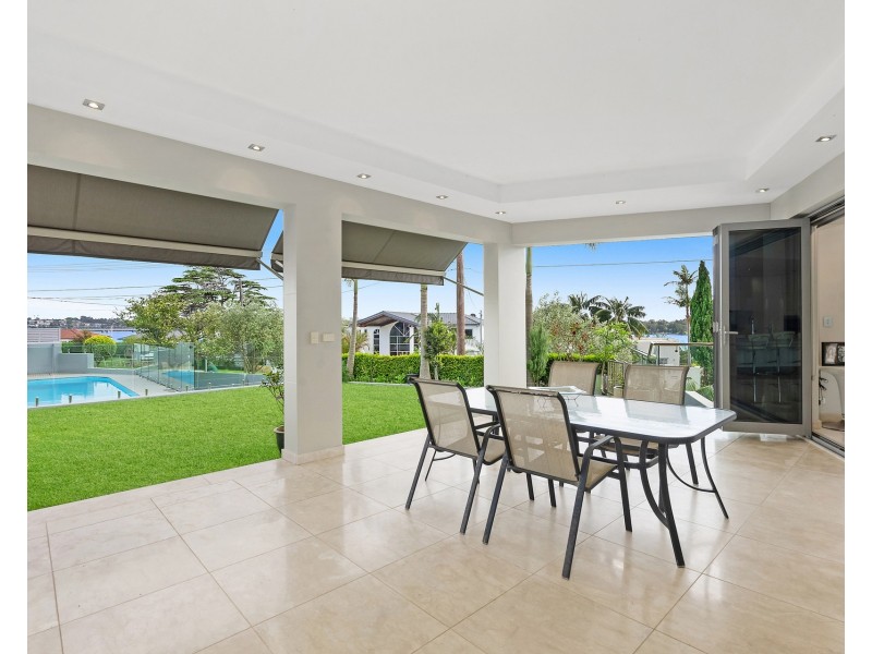 1 Old Taren Point Road, Taren Point NSW 2229