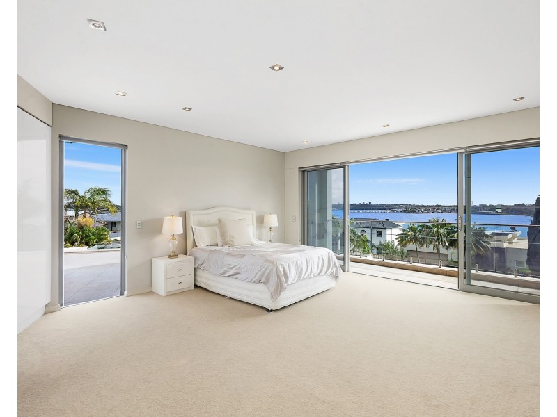 1 Old Taren Point Road, Taren Point NSW 2229