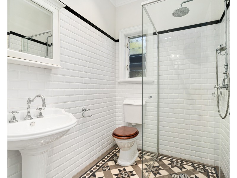 2 Leslie Road, Bexley NSW 2207