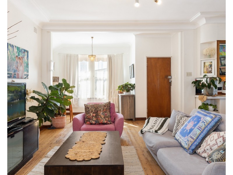 9 Gnarbo Avenue, Carss Park NSW 2221