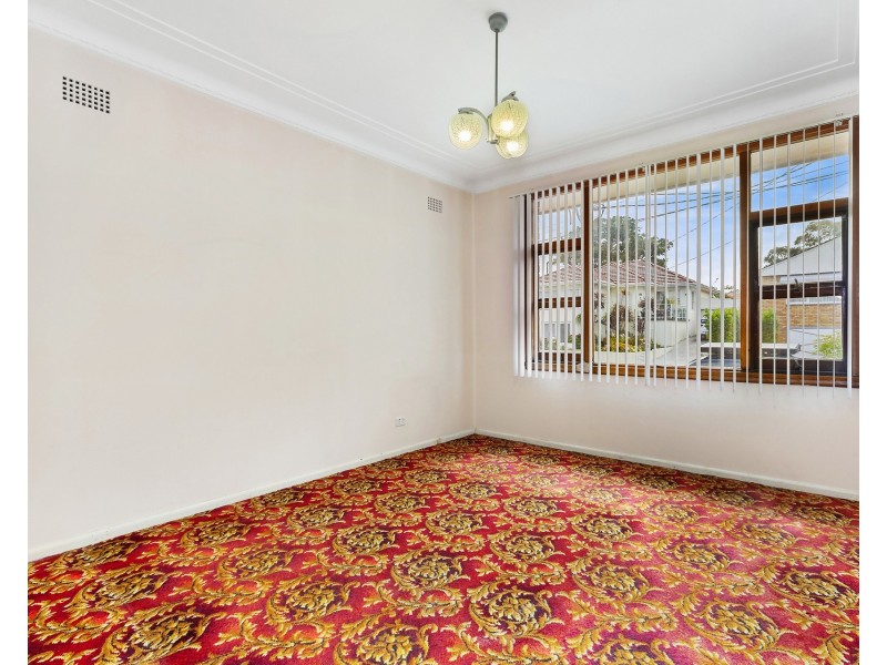 6 Moorefield Avenue, Kogarah NSW 2217