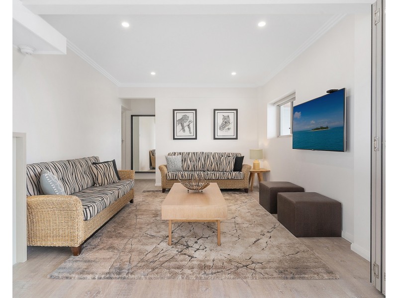 8 Pleasant Way, Blakehurst NSW 2221
