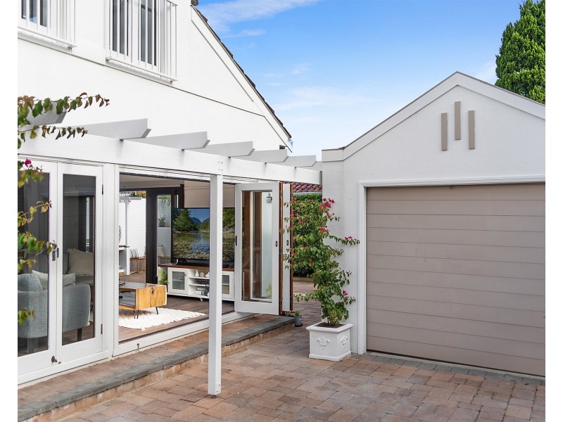 18 Lakeside Avenue, Monterey NSW 2217