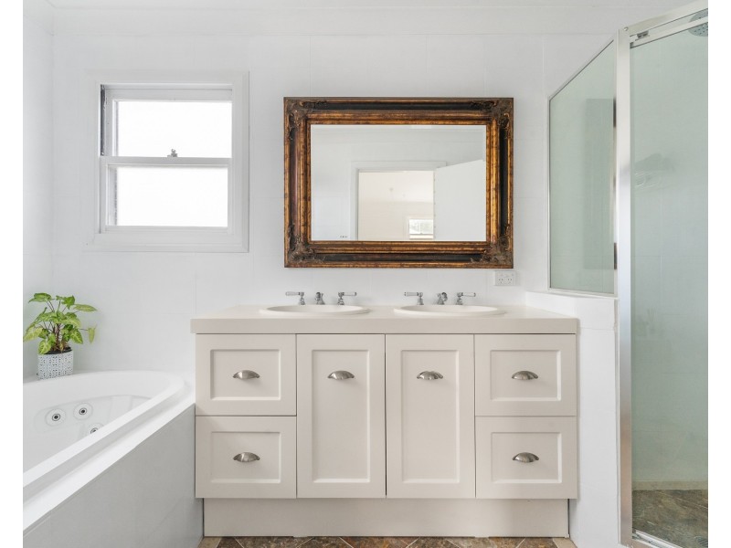 18 Lakeside Avenue, Monterey NSW 2217