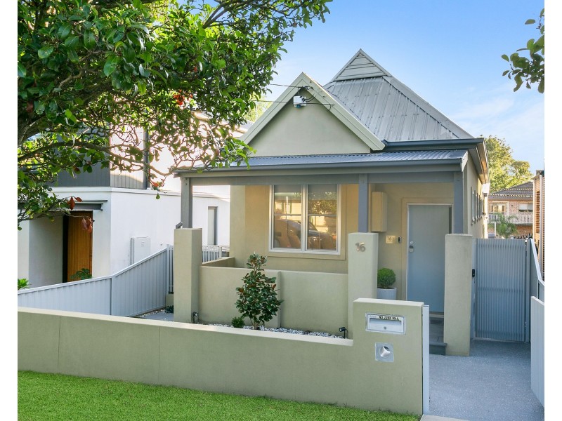 16 Botany Street, Carlton NSW 2218