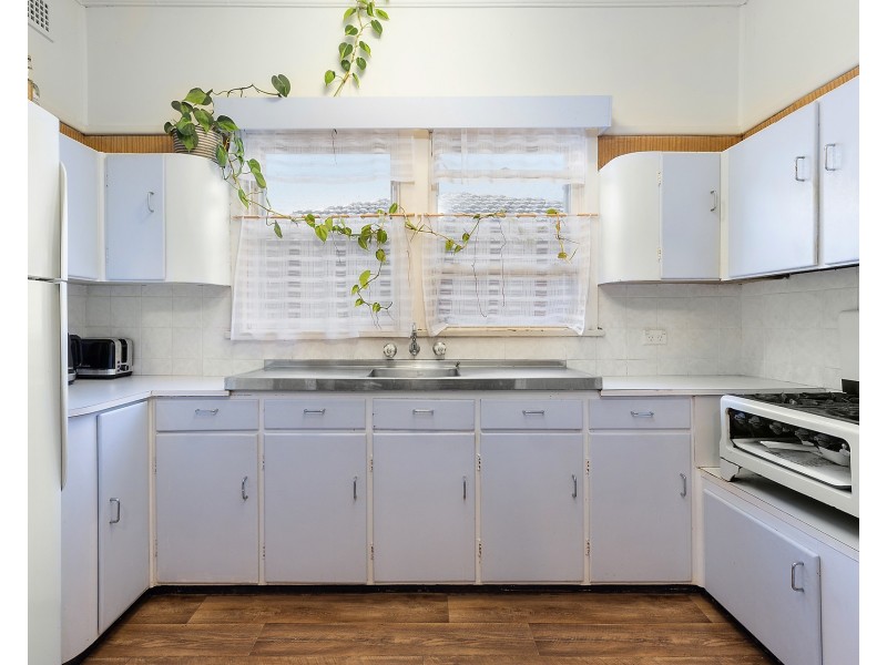 18 Smiths Avenue, Hurstville NSW 2220