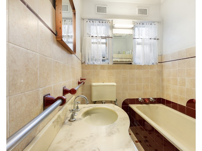 18 Smiths Avenue, Hurstville NSW 2220