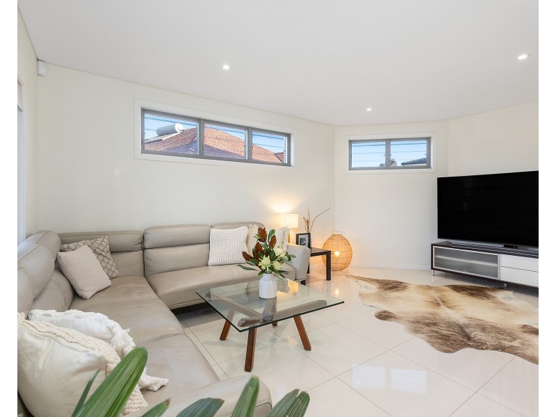 33 Moorefield Avenue, Kogarah NSW 2217