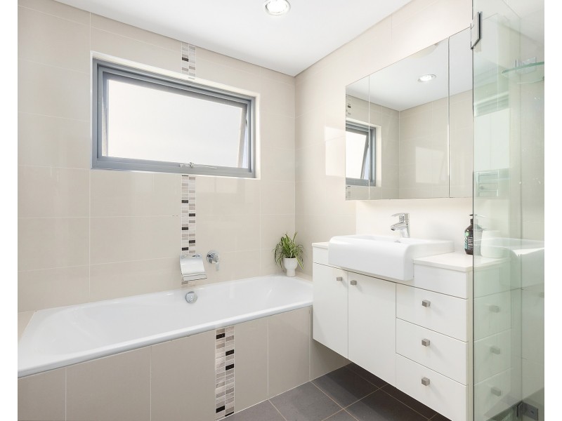 33 Moorefield Avenue, Kogarah NSW 2217