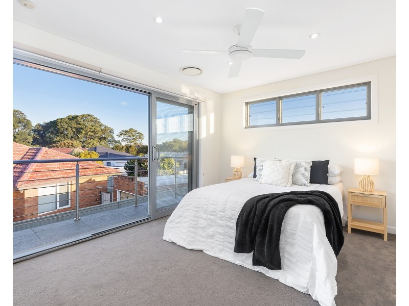 33 Moorefield Avenue, Kogarah NSW 2217