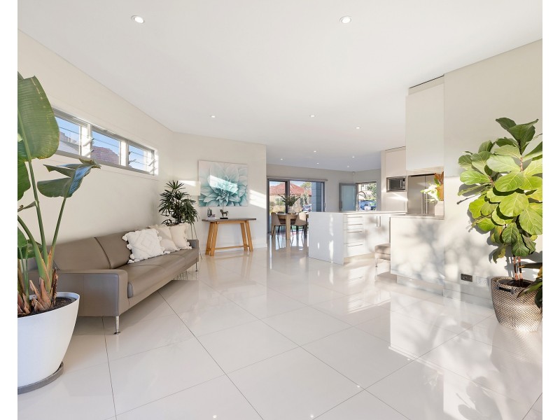 33 Moorefield Avenue, Kogarah NSW 2217