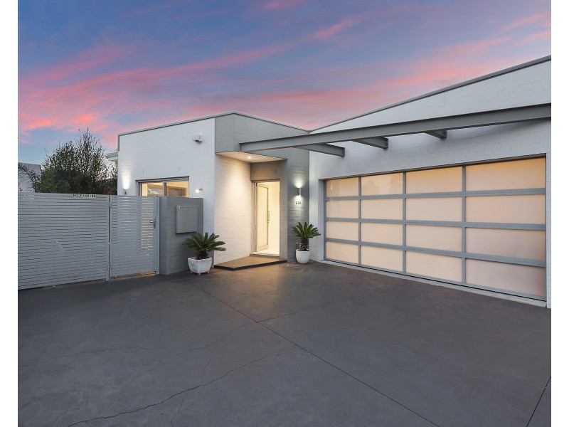 33a Moorefield Avenue, Kogarah NSW 2217