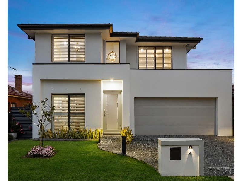 4 Lakeside Avenue, Monterey NSW 2217