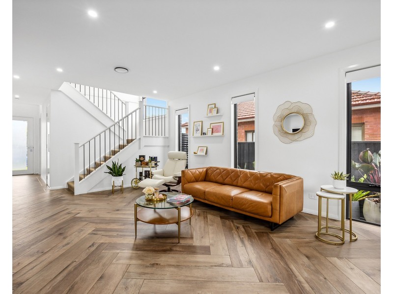 4 Lakeside Avenue, Monterey NSW 2217