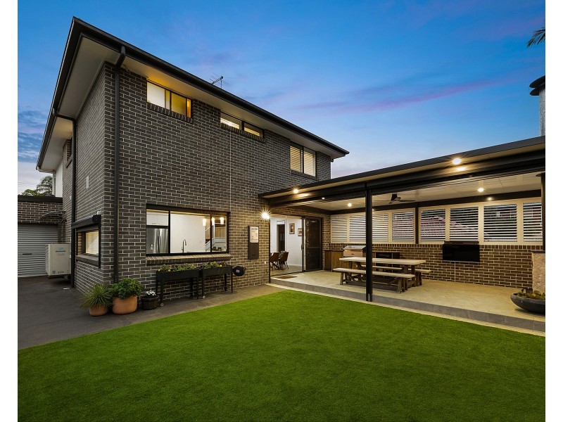 4 Lakeside Avenue, Monterey NSW 2217