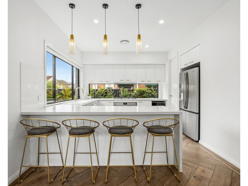 4 Lakeside Avenue, Monterey NSW 2217