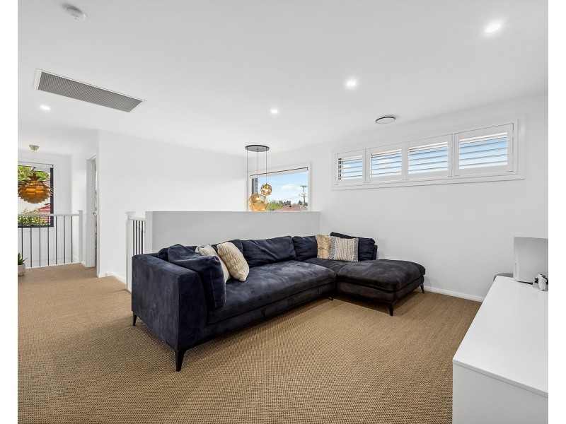 4 Lakeside Avenue, Monterey NSW 2217