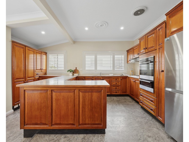 13 Easton Avenue, Sylvania NSW 2224