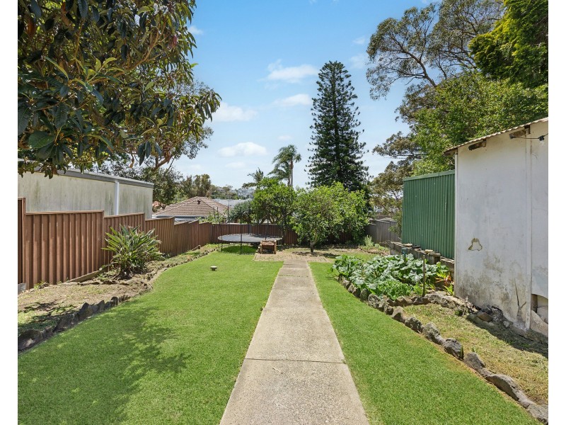 13 Easton Avenue, Sylvania NSW 2224