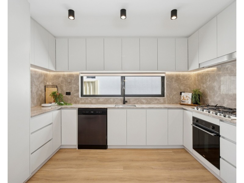 11 Roseland Avenue, Roselands NSW 2196