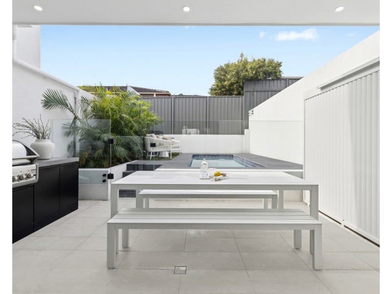 2/6 Holt Road, Taren Point NSW 2229