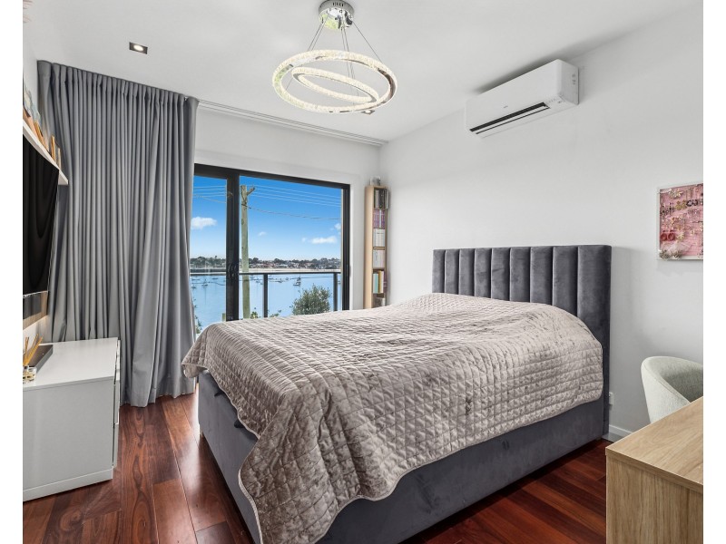 48 Holt Road, Taren Point NSW 2229