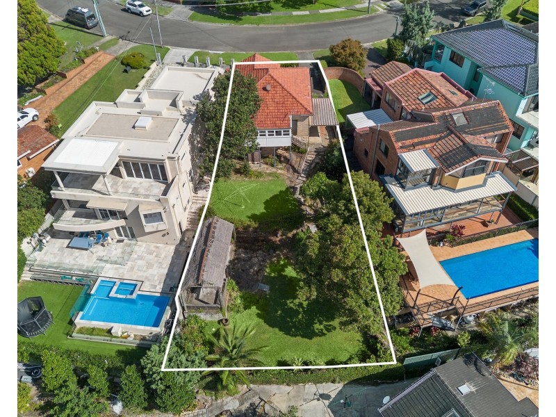 30 Gnarbo Avenue, Carss Park NSW 2221