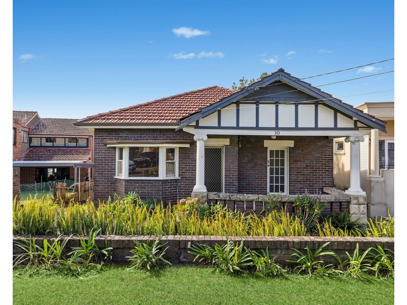 30 Gnarbo Avenue, Carss Park NSW 2221
