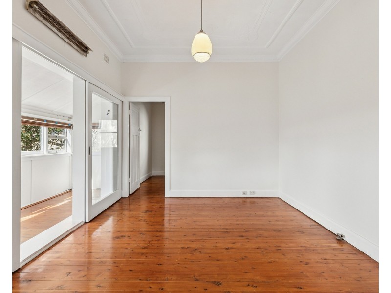 30 Gnarbo Avenue, Carss Park NSW 2221