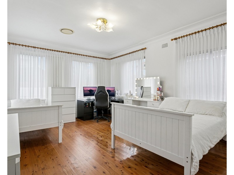 29 Jubilee Avenue, Carlton NSW 2218