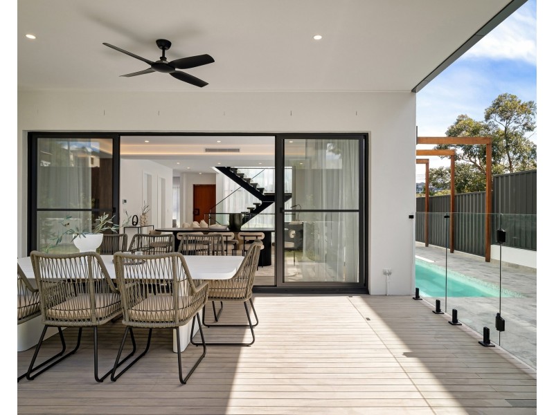 8c Parkside Drive, Kogarah Bay NSW 2217