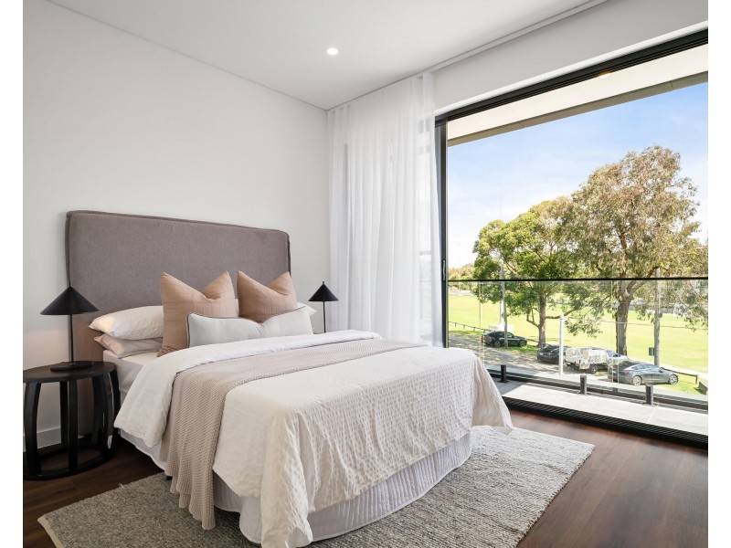 8c Parkside Drive, Kogarah Bay NSW 2217