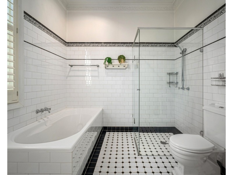 8 Henry Street, Carlton NSW 2218