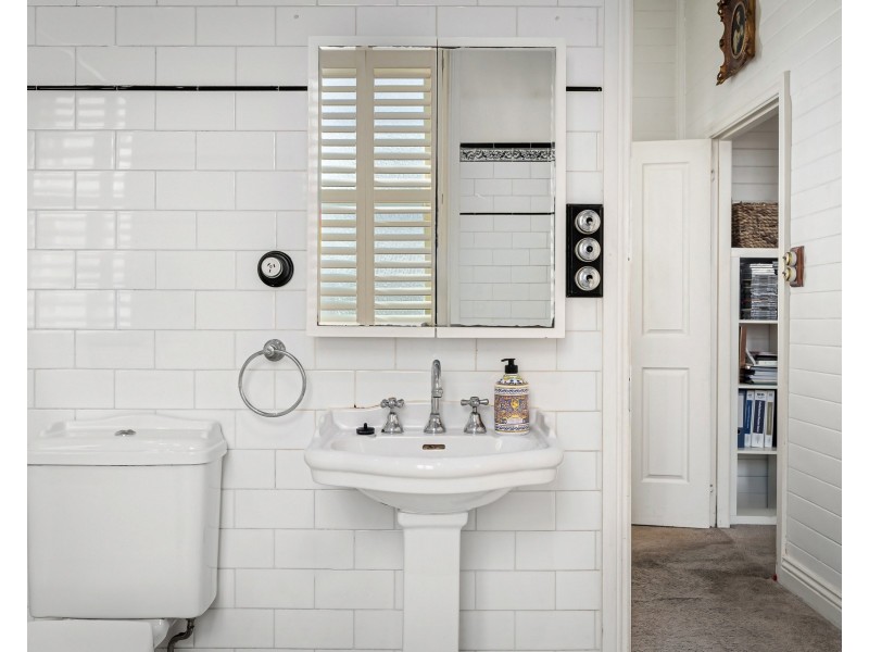 8 Henry Street, Carlton NSW 2218