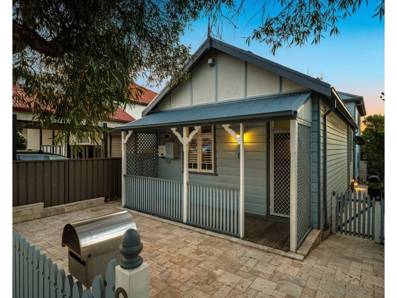 8 Henry Street, Carlton NSW 2218