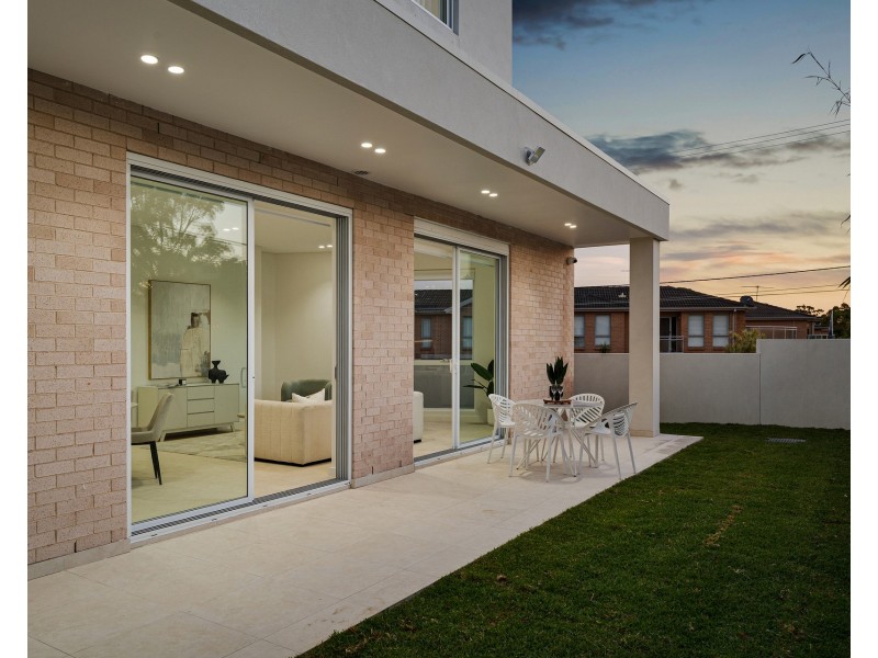 27 Currawang Street, Carss Park NSW 2221