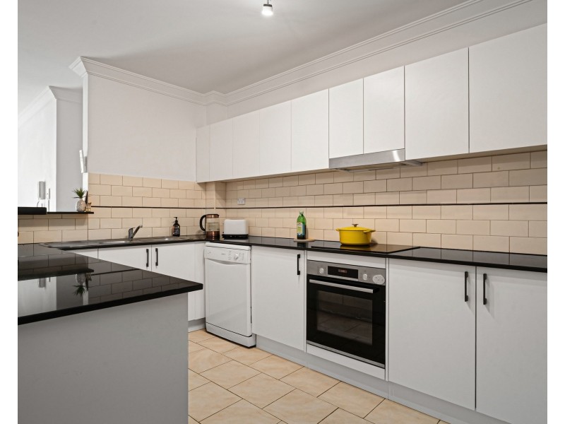 2/26 Shaftesbury Street, Carlton NSW 2218