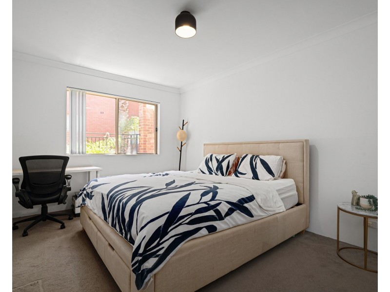 2/26 Shaftesbury Street, Carlton NSW 2218