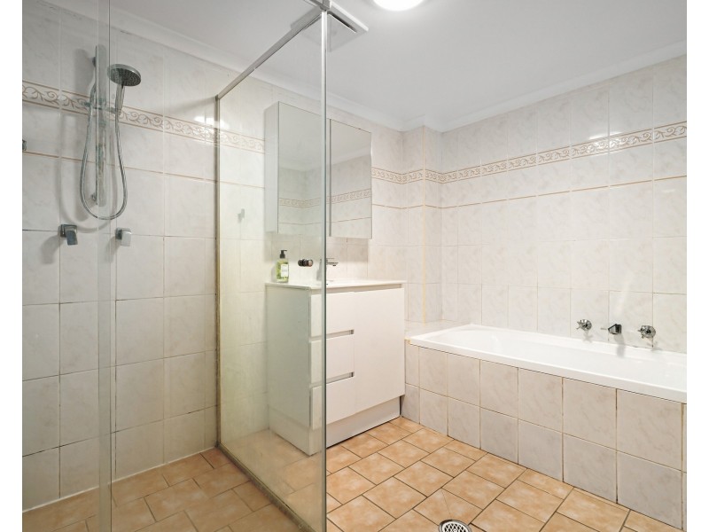 2/26 Shaftesbury Street, Carlton NSW 2218