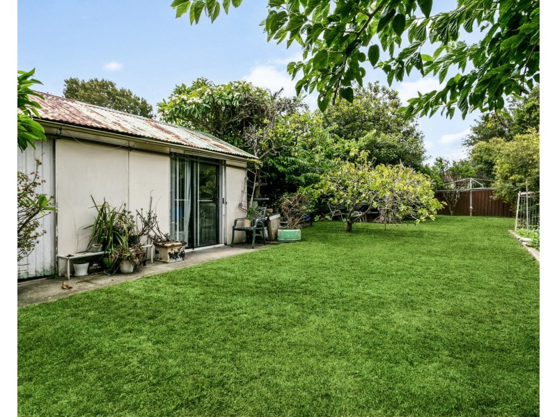 20 Paris Street, Carlton NSW 2218