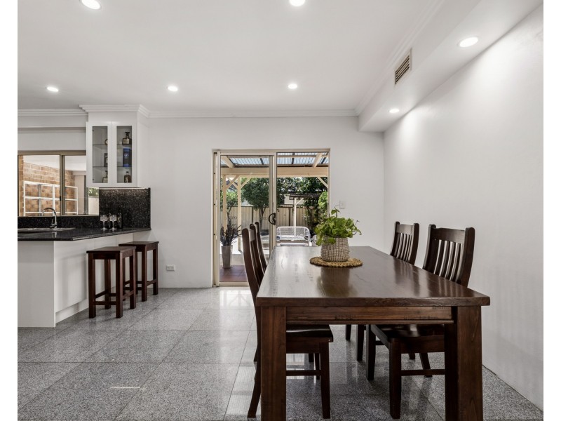 8 Loader Avenue, Beverly Hills NSW 2209