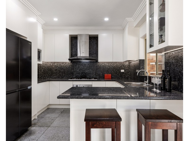 8 Loader Avenue, Beverly Hills NSW 2209