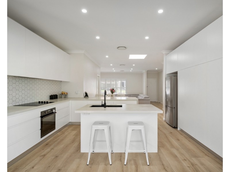 5 Beale Crescent, Peakhurst NSW 2210