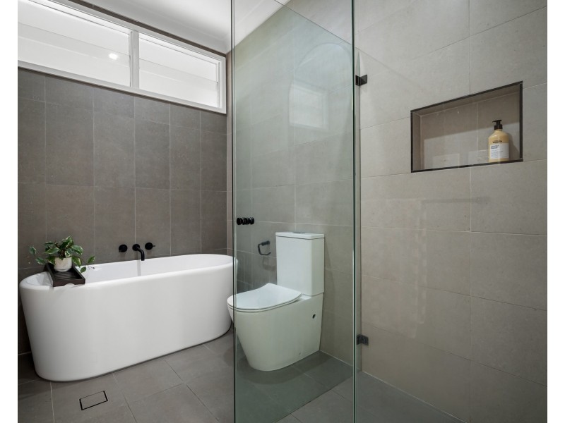 5 Beale Crescent, Peakhurst NSW 2210