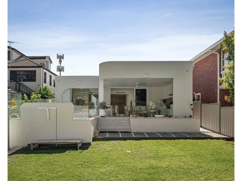 4 Burradoo Road, Beverly Hills NSW 2209