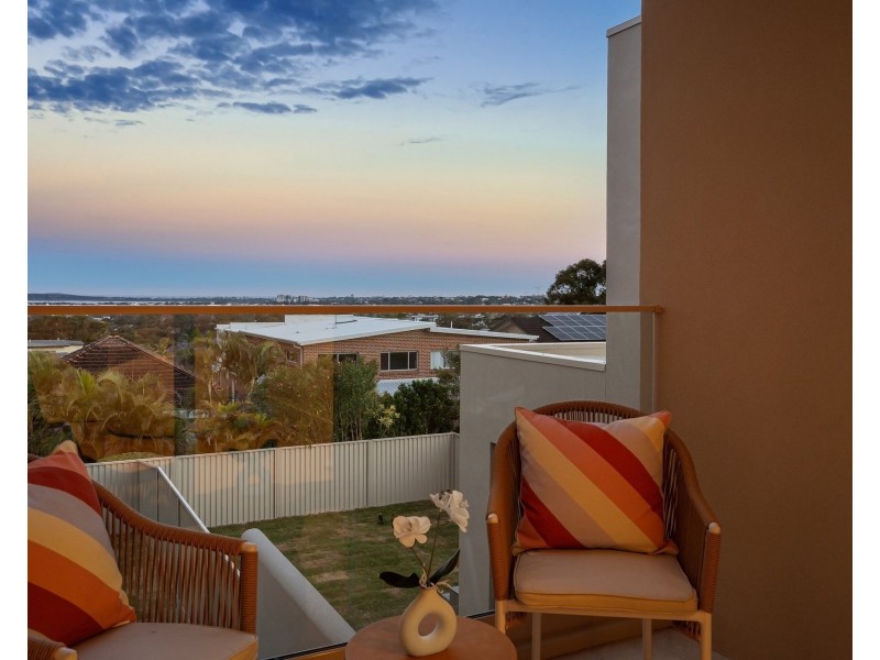 12a MacFarlane Parade, Sylvania NSW 2224